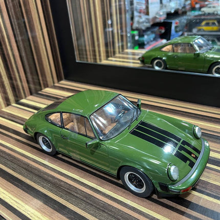Solido Porsche 911 Carrera 1/18 Diecast Model Green Partial Opening - detailed collector display model