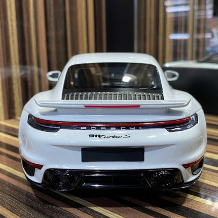 Minichamps 1/18 Porsche 911 Turbo S White All Opening Diecast Model - scale model for display