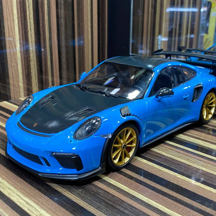 Minichamps Porsche 911 GT3 RS 991.2 2019 Weissach Package 1/18 Blue Resin - studio product photo of the scale model