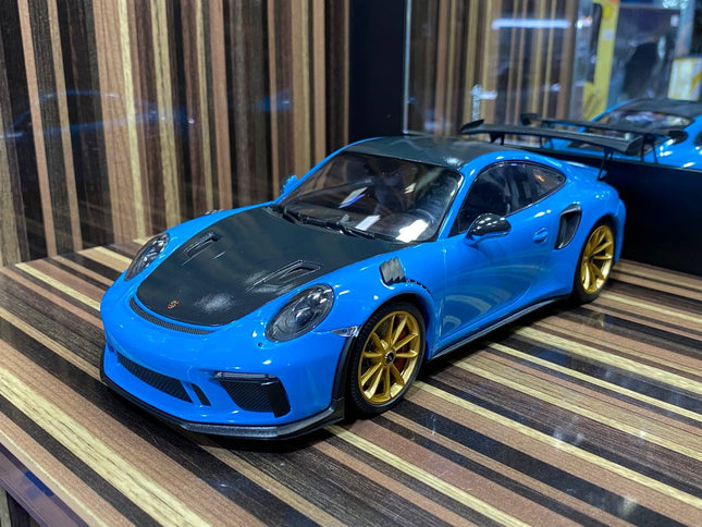 Minichamps Porsche 911 GT3 RS 991.2 2019 Weissach Package 1/18 Blue Resin - studio product photo of the scale model