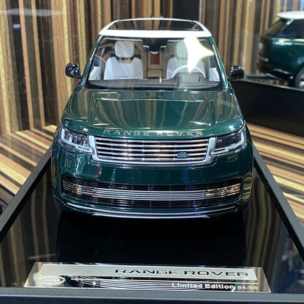 MotorHelix Range Rover Autobiography British Racing Green 1:18 Resin Model Car - collector edition scale model