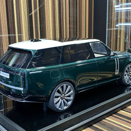 MotorHelix Range Rover Autobiography British Racing Green 1:18 Resin Model Car - detailed die-cast style model