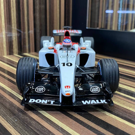 Minichamps 1/18 Honda B-A-R Presentation #10 T. Sato 200 Diecast Model Car - collector edition scale model