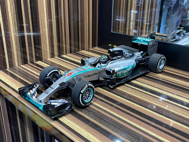 Minichamps Mercedes-Benz AMG Petronas F1 W06 Hybrid #6 N. Rosberg 2015 1/18 Diecast Model - detailed collector display model