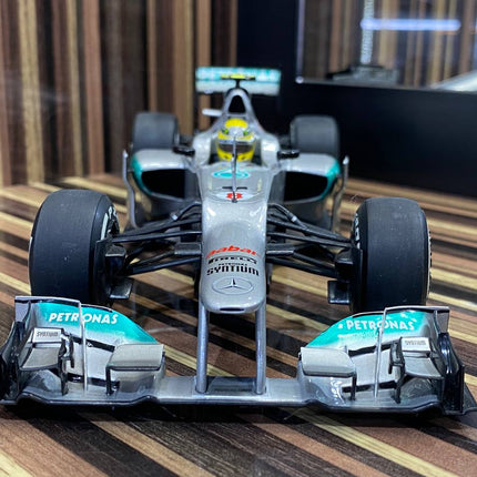 Minichamps Mercedes Benz AMG Petronas F1 W03 #8 N. Rosberg 2012 1:18 Diecast Silver - scale model for display