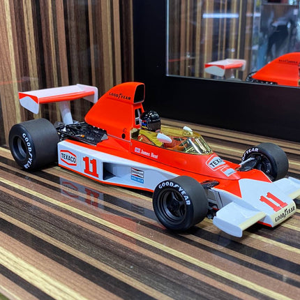 Minichamps McLaren Ford M23 #11 J. Hunt 1976 1/18 Diecast Model - collectible scale model car