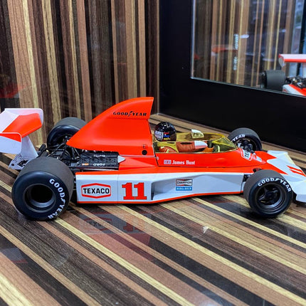 Minichamps McLaren Ford M23 #11 J. Hunt 1976 1/18 Diecast Model - scale model for display