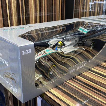 Mercedes-AMG Petronas F1 W04 #6 N. Rosberg 2013 1/18 Diecast Model Car Minichamps Silver - studio product photo of the scale 