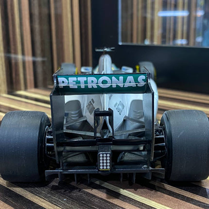 Mercedes-AMG Petronas F1 W04 #6 N. Rosberg 2013 1/18 Diecast Model Car Minichamps Silver - detailed die-cast style model