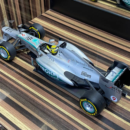 Mercedes-AMG Petronas F1 W04 #6 N. Rosberg 2013 1/18 Diecast Model Car Minichamps Silver - collectible scale model car