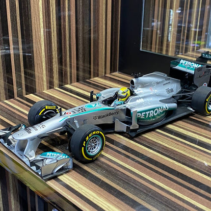 Mercedes-AMG Petronas F1 W04 #6 N. Rosberg 2013 1/18 Diecast Model Car Minichamps Silver - detailed collector display model