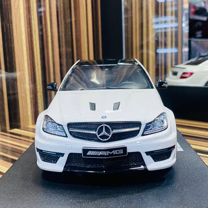 GT Spirit Mercedes-Benz C63 AMG Edition 507 1/18 Resin Model White - collector edition scale model