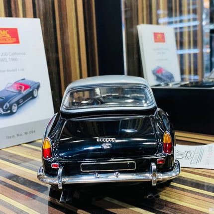 CMC Ferrari 250 California SWB 1960 Schwarz 1/18 Diecast Model - detailed die-cast style model