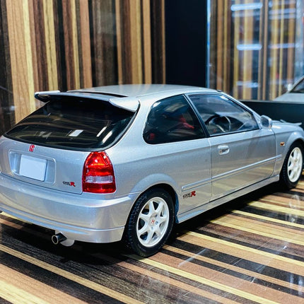 Motor Helix 1/18 Honda Civic Type R EK9 Silver Diecast Model - premium collector scale model