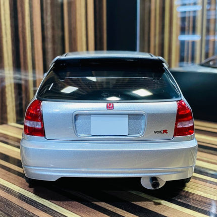Motor Helix 1/18 Honda Civic Type R EK9 Silver Diecast Model - detailed die-cast style model