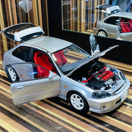 Motor Helix 1/18 Honda Civic Type R EK9 Silver Diecast Model - showroom-quality model replica