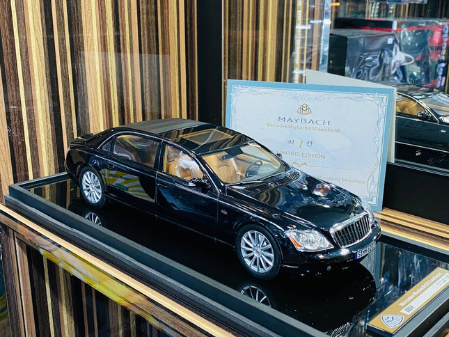 Motor Helix 1/18 Mercedes-Benz Maybach 62S Landaulet Metallic Black Resin Model - studio product photo of the scale model