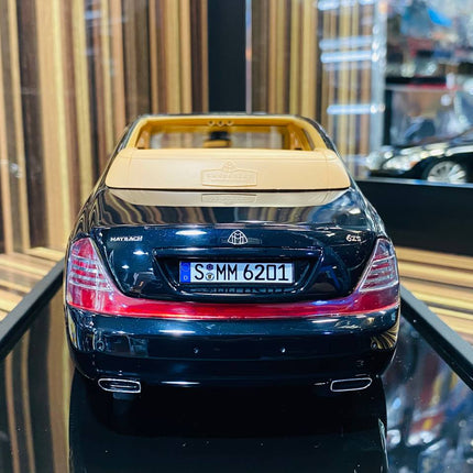 Motor Helix 1/18 Mercedes-Benz Maybach 62S Landaulet Metallic Black Resin Model - detailed die-cast style model