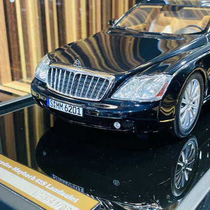 Motor Helix 1/18 Mercedes-Benz Maybach 62S Landaulet Metallic Black Resin Model - showroom-quality model replica