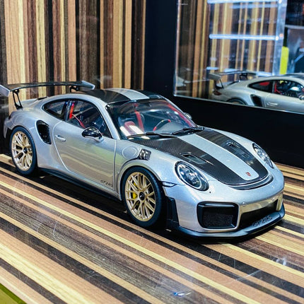 AutoArt Porsche 911 GT2 RS (991.2) GT Silver 1:18 Diecast Model Car - detailed collector display model