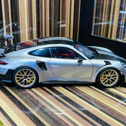 AutoArt Porsche 911 GT2 RS (991.2) GT Silver 1:18 Diecast Model Car - fine detailed model replica