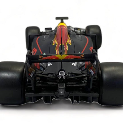 Bburago 1/18 Red Bull Racing RB13 Max Verstappen Diecast Model Car - scale model for display