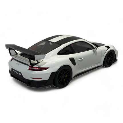 AutoArt Porsche 911 GT2 RS 991.2 2017 White 1:18 Diecast Model Car - fine detailed model replica