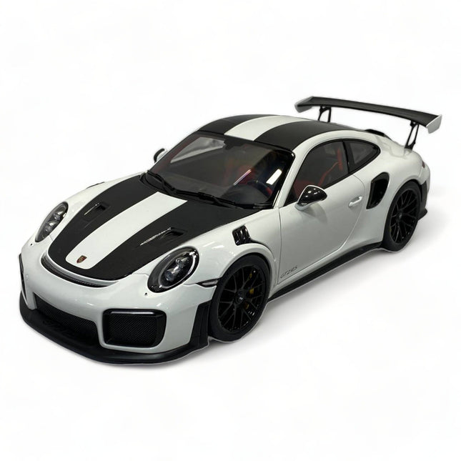 AutoArt Porsche 911 GT2 RS 991.2 2017 White 1:18 Diecast Model Car - detailed collector display model