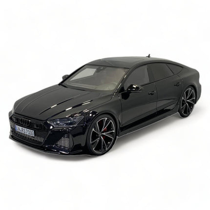 Motor Helix Audi RS 7 Avant 1:18 Diecast Model Car Black - detailed collector display model