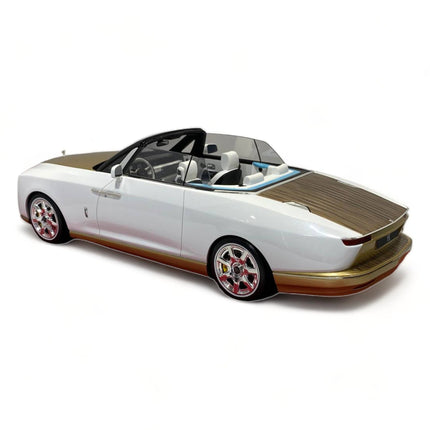 Motor Helix 1:18 Rolls-Royce Boat Tail White Diecast Model - fine detailed model replica