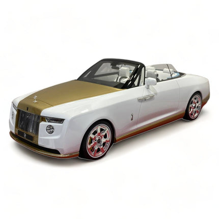 Motor Helix 1:18 Rolls-Royce Boat Tail White Diecast Model - detailed collector display model