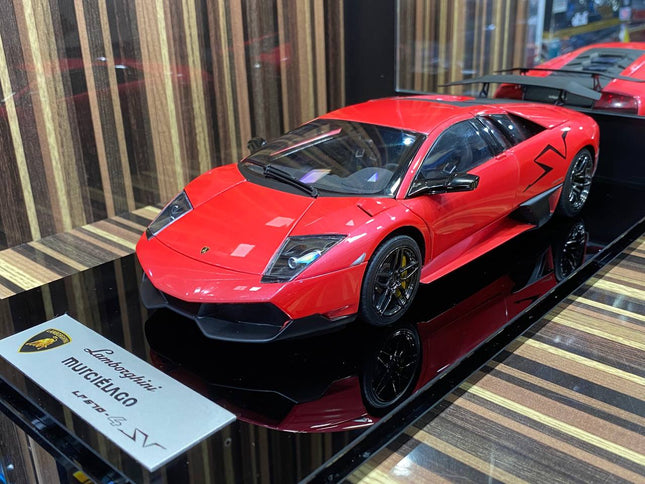 AutoArt Lamborghini Murcielago LP 670-4 SVJ Rose 1:18 Diecast Model Car - studio product photo of the scale model