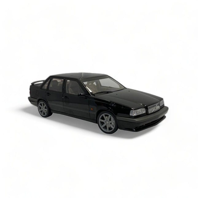AutoArt Volvo 850R Sedan Black 1996 1:18 Diecast Model Car - detailed collector display model