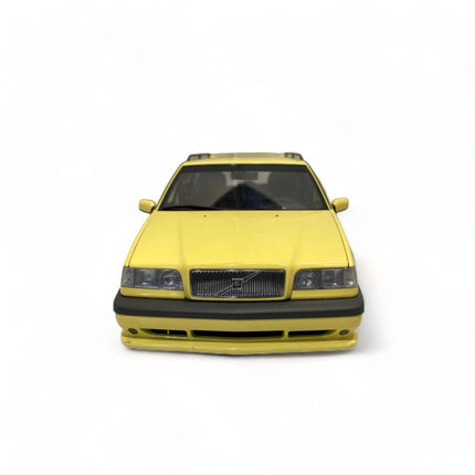 AutoArt Volvo 850 T-5R Estate 1995 Cream 1:18 Diecast Model Car - studio product photo of the scale model
