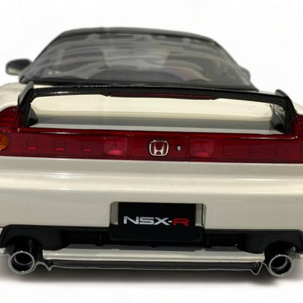 AutoArt Honda NSX-R NA2 Elegant White 1:18 Diecast Model Car - detailed die-cast style model
