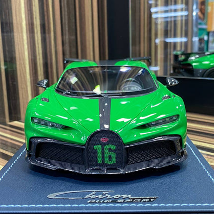 MR Collection Models Bugatti Chiron Pur Sport 1/18 Green Resin Model - collectible scale model car
