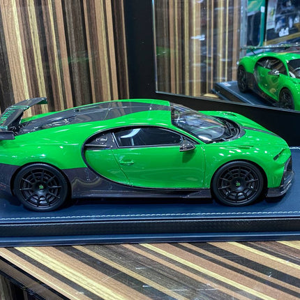 MR Collection Models Bugatti Chiron Pur Sport 1/18 Green Resin Model - fine detailed model replica