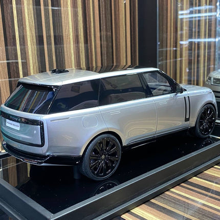 Motorhelix Land Rover Range Rover 1/18 Resin Silver Limited Edition Diecast Model Car - fine detailed model replica