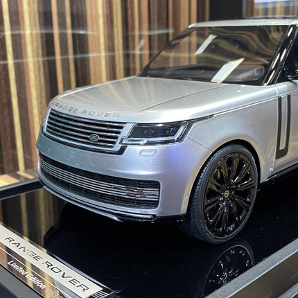 Motorhelix Land Rover Range Rover 1/18 Resin Silver Limited Edition Diecast Model Car - showroom-quality model replica