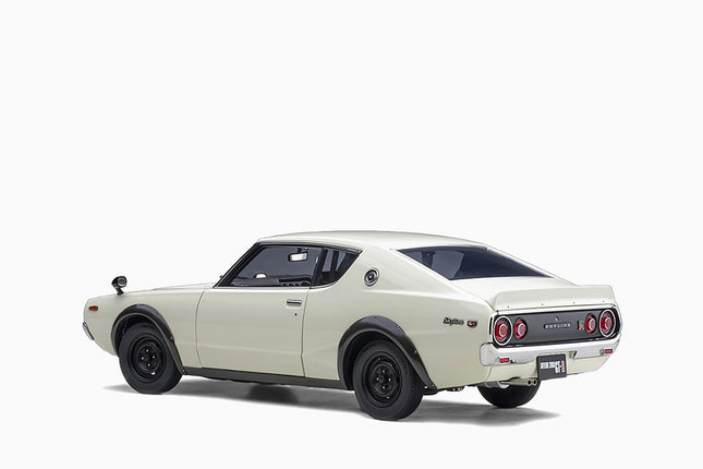 https://www.mydiecastcars.com/wp-content/uploads/2023/01/nissan-skyline-2000-white-4.jpg