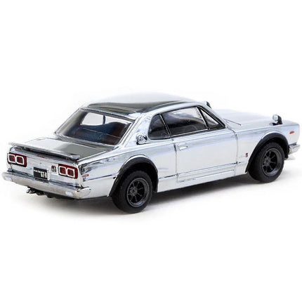 https://cdn.shopify.com/s/files/1/0504/9925/6496/files/nissan-skyline-ht-2000gt-r-rhd-right-hand-drive-silver-chrome-japan-special-edition-global64-series-164-diecast-model-car-by-tarmac-works-823014.jpg?v=1756087108