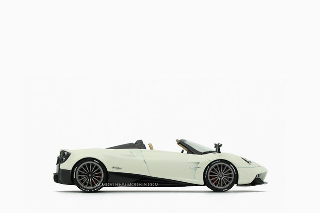 https://www.mydiecastcars.com/wp-content/uploads/2019/06/pagani-white-3-2-w.jpg
