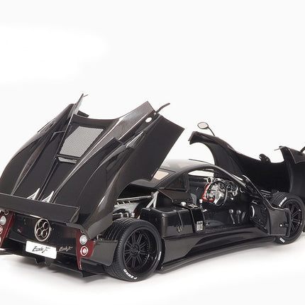 https://www.mydiecastcars.com/wp-content/uploads/2023/05/pagani-zonfa-f-carbon-almost-real-3.jpg