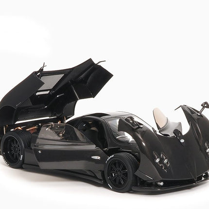 https://www.mydiecastcars.com/wp-content/uploads/2023/05/pagani-zonfa-f-carbon-almost-real-4.jpg