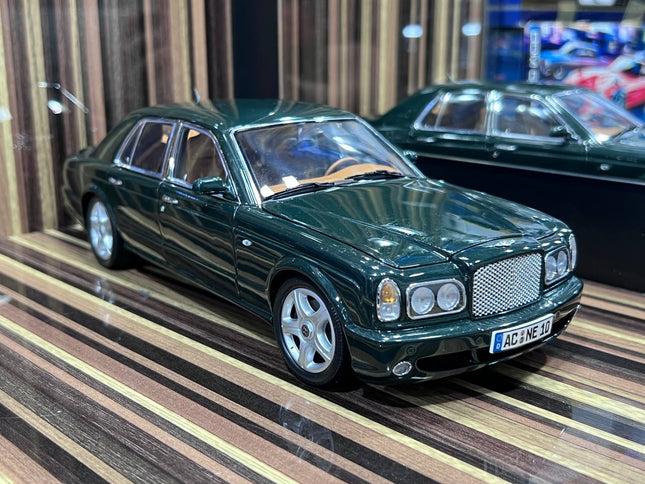 Minichamps 1:18 Bentley Arnage T Green Diecast Model Car - detailed collector display model