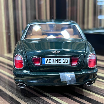 Minichamps 1:18 Bentley Arnage T Green Diecast Model Car - fine detailed model replica
