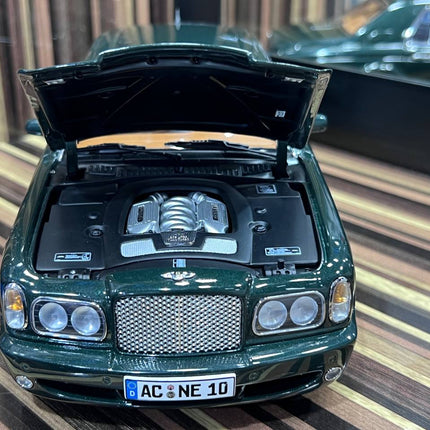 Minichamps 1:18 Bentley Arnage T Green Diecast Model Car - detailed die-cast style model