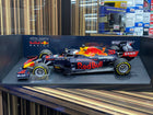 Minichamps Aston Martin F1 Red Bull Max Verstappen Abu Dhabi GP 2020 1:18 Dark Blue Diecast Model Car - detailed collector di