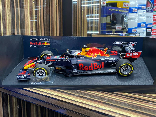 Minichamps Aston Martin F1 Red Bull Max Verstappen Abu Dhabi GP 2020 1:18 Dark Blue Diecast Model Car - detailed collector di