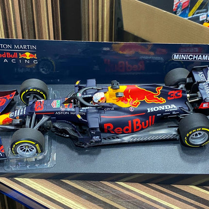 Minichamps Aston Martin F1 Red Bull Max Verstappen Abu Dhabi GP 2020 1:18 Dark Blue Diecast Model Car - studio product photo 